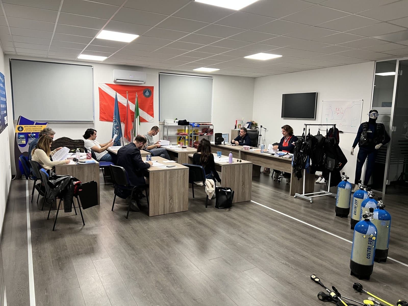 Tauchschule — ATIS Diving Club